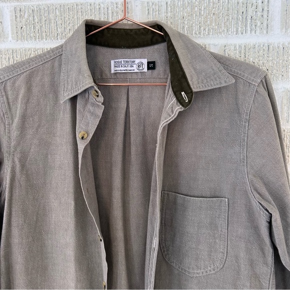 MEN’S ROGUE TERRITORY Taupe Grey Button Down Shirt - Picture 3 of 6